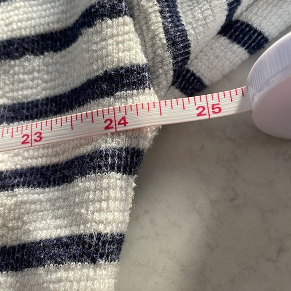 Aerie oversized shirt size large white and blue - Picture 5 of 6